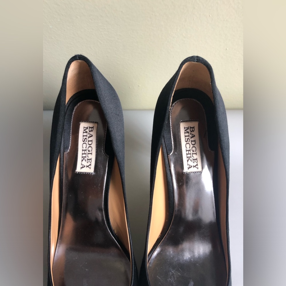 Badgley Mischka Satin Crystal Embellishments Pumps Size: US 9.5 - Picture 6 of 12